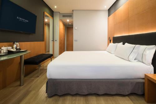 Habitación Doble Comunicada con 1 o 2 camas del hotel Eurostars Al-Andalus Palace. Foto 1