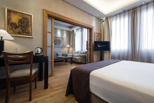 Suite Junior del hotel Eurostars Al-Andalus Palace. Foto 8