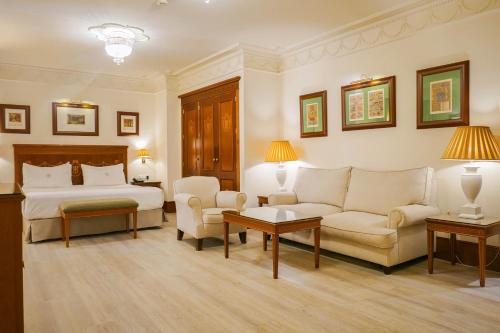 Habitación Doble Deluxe del hotel Inglaterra. Foto 2