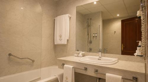 Habitación Doble Clásica del hotel Inglaterra. Foto 1