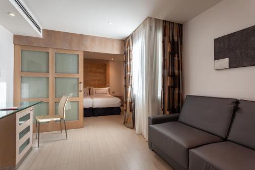 Family room del hotel Melia Sevilla. Foto 2