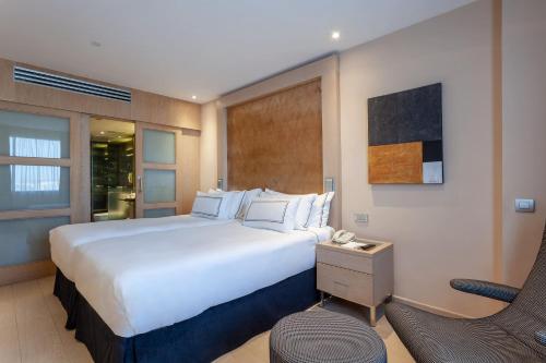 Meliá Twin Bedroom del hotel Melia Sevilla. Foto 1