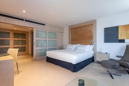 Habitación Premium del hotel Melia Sevilla. Foto 1