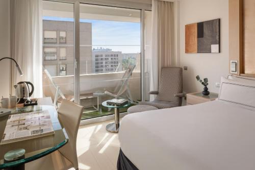 Meliá Room con Balcón del hotel Melia Sevilla. Foto 2