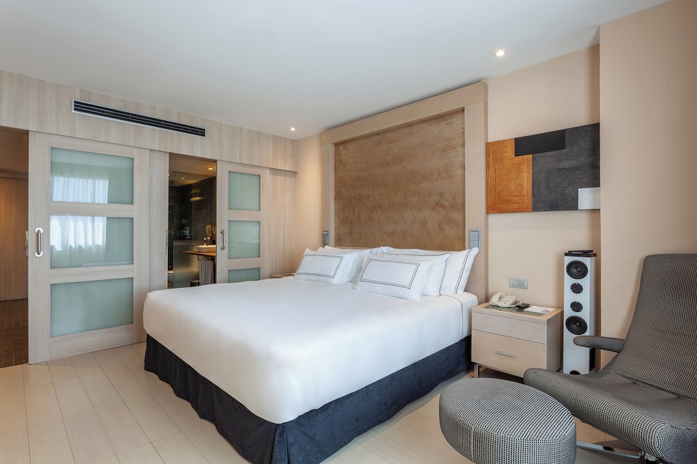 Meliá The Level Room del hotel Melia Sevilla. Foto 1
