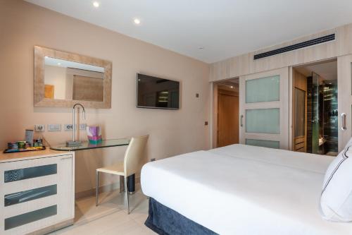 Habitación Meliá con vistas - 1 cama doble del hotel Melia Sevilla. Foto 4