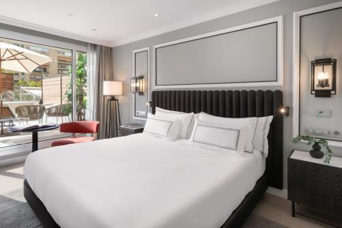 Habitación The Level Melia con terraza del hotel Melia Sevilla