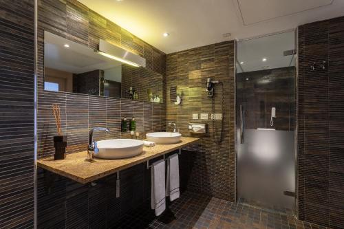 Suite The Level con terraza del hotel Melia Sevilla. Foto 4