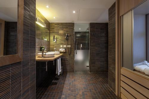 Suite The Level con terraza del hotel Melia Sevilla