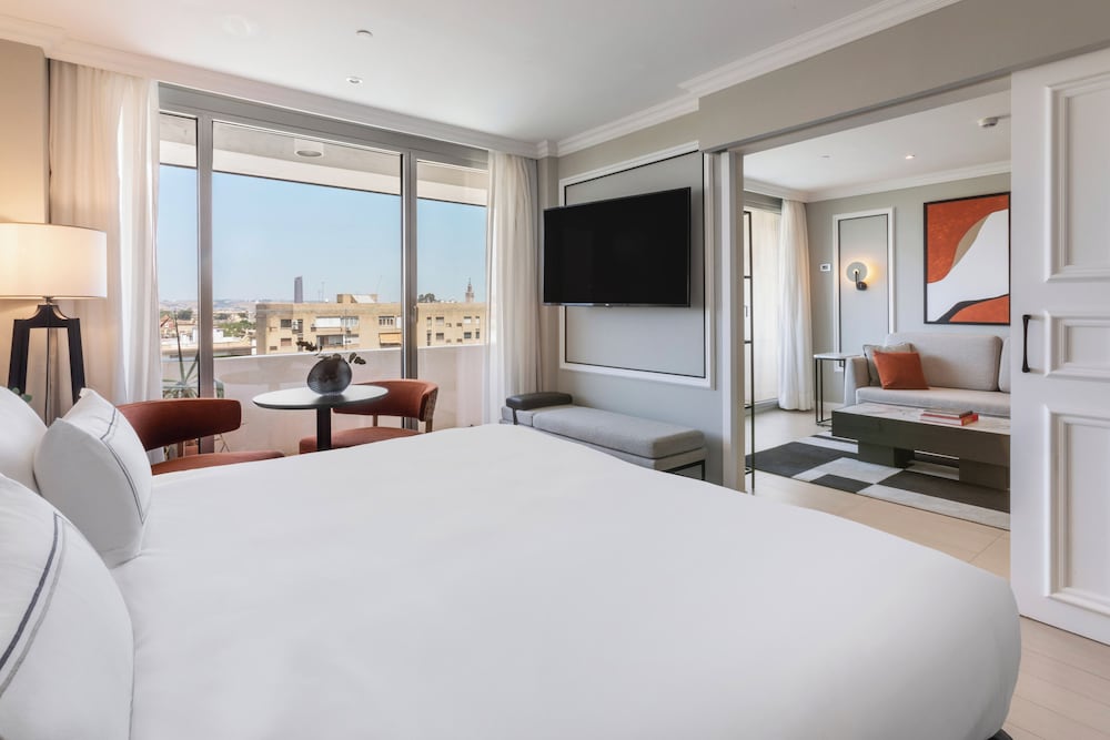 The Level Premium Room del hotel Melia Sevilla. Foto 1