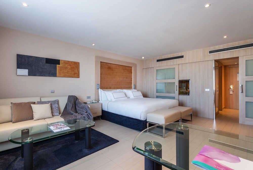 Junior Suite The Level con Hidromasaje del hotel Melia Sevilla. Foto 1