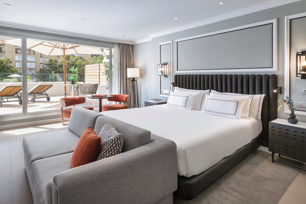 Junior Suite The Level con Hidromasaje del hotel Melia Sevilla. Foto 3
