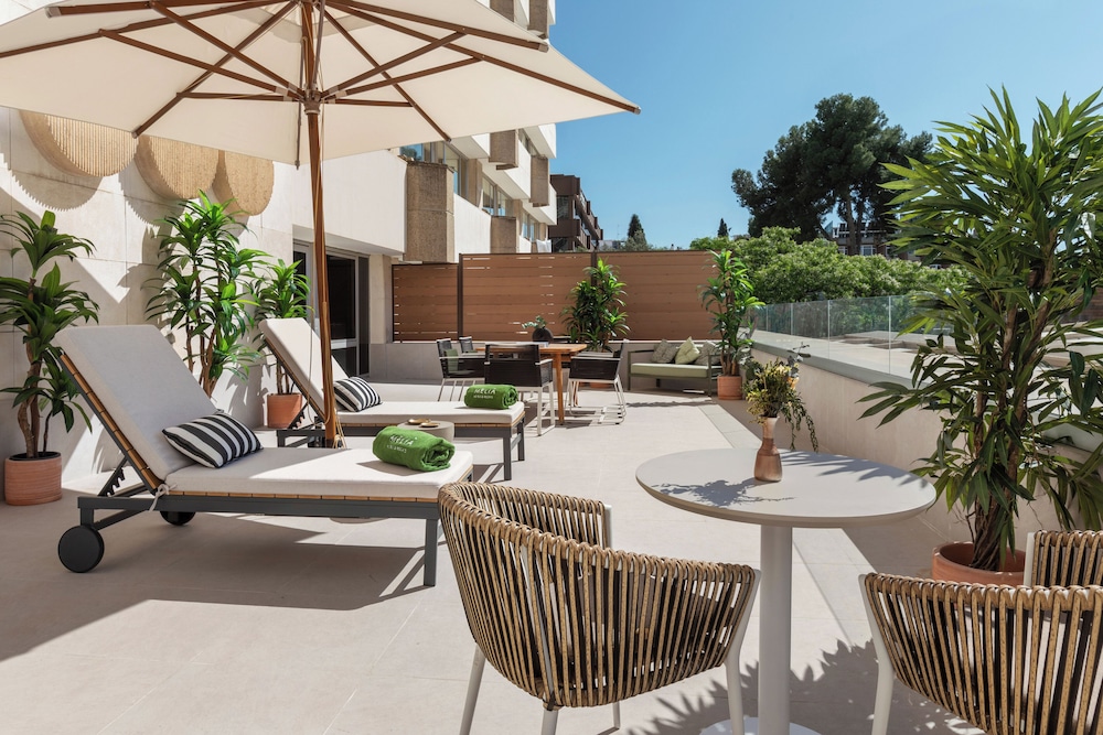 Junior Suite The Level con Hidromasaje del hotel Melia Sevilla. Foto 4