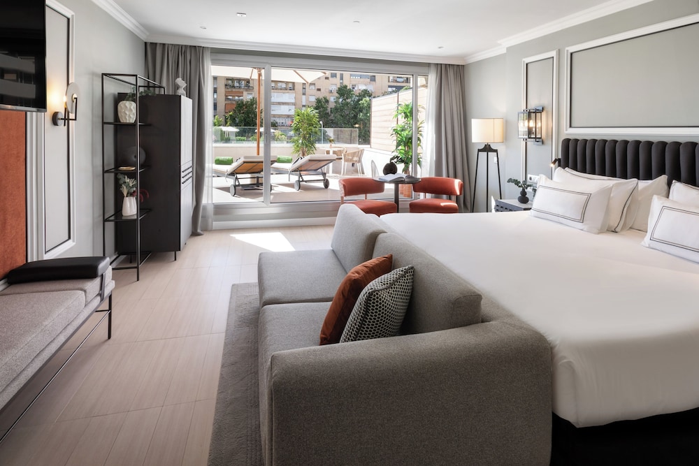 Junior Suite The Level con Hidromasaje del hotel Melia Sevilla. Foto 5