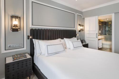 Habitación The Level Melia con terraza del hotel Melia Sevilla. Foto 14