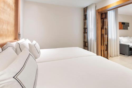 Habitación Familiar del hotel Melia Sevilla. Foto 10
