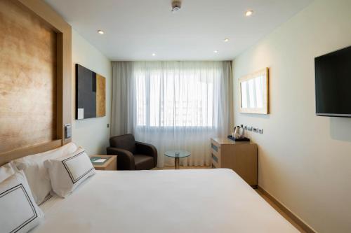 Habitación Meliá del hotel Melia Sevilla. Foto 13