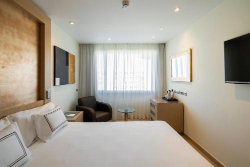Habitación Meliá del hotel Melia Sevilla. Foto 19
