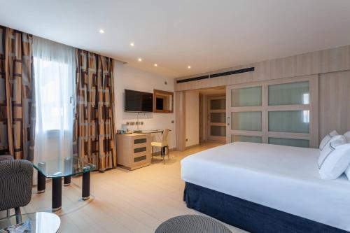 Habitación doble Premium del hotel Melia Sevilla. Foto 22