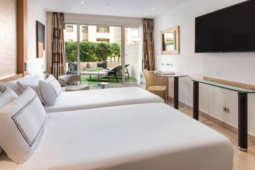 Habitación Melia con terraza del hotel Melia Sevilla. Foto 13