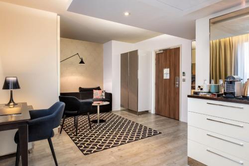Suite de París del hotel Ac Porte Maillot. Foto 3