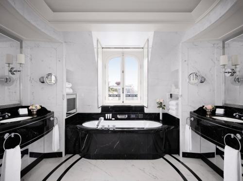 Suite Azotea con jardín del hotel The Peninsula Paris. Foto 3