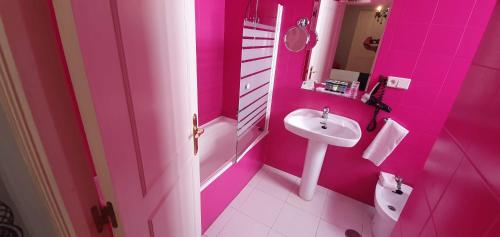 Habitación Triple del hotel Casual De Las Letras Sevilla. Foto 7