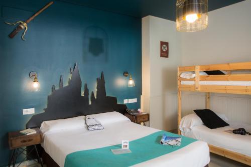 Habitación cuádruple del hotel Casual De Las Letras Sevilla. Foto 8