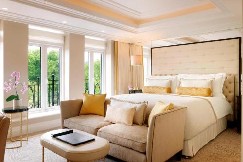 Suite Junior Hyde Park - Cama extragrande del hotel The Wellesley Knightsbridge, A Luxury Collection