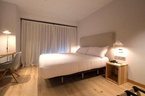 Habitación Cuádruple Prémium del hotel Zenit Sevilla. Foto 2