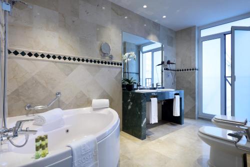 Habitación Cuádruple Dúplex del hotel Eurostars Regina. Foto 5