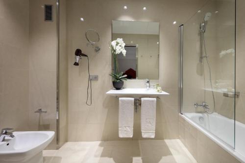 Habitación Doble del hotel Eurostars Regina. Foto 1