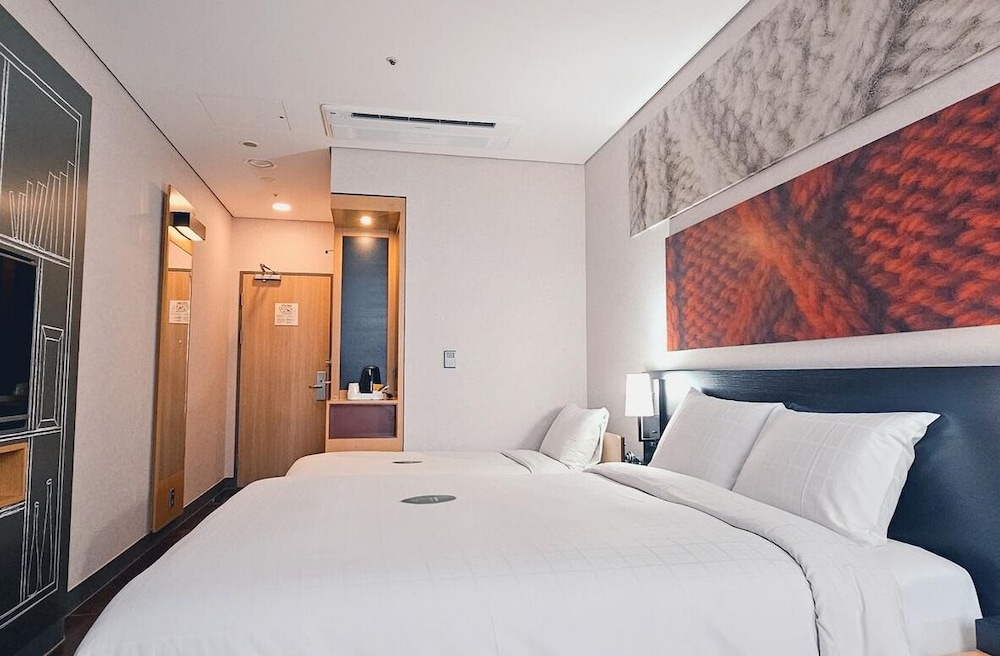 [Breakfast for 3] Superior Family Room del hotel Central Seven Hotel by Kwon Busan Seomyeon. Foto 1