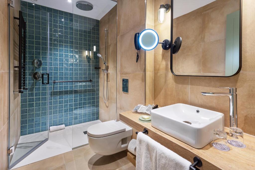 Habitación familiar del hotel Catalonia Santa Justa. Foto 2