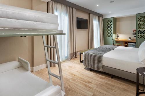 Habitación Familiar Premium del hotel Catalonia Santa Justa