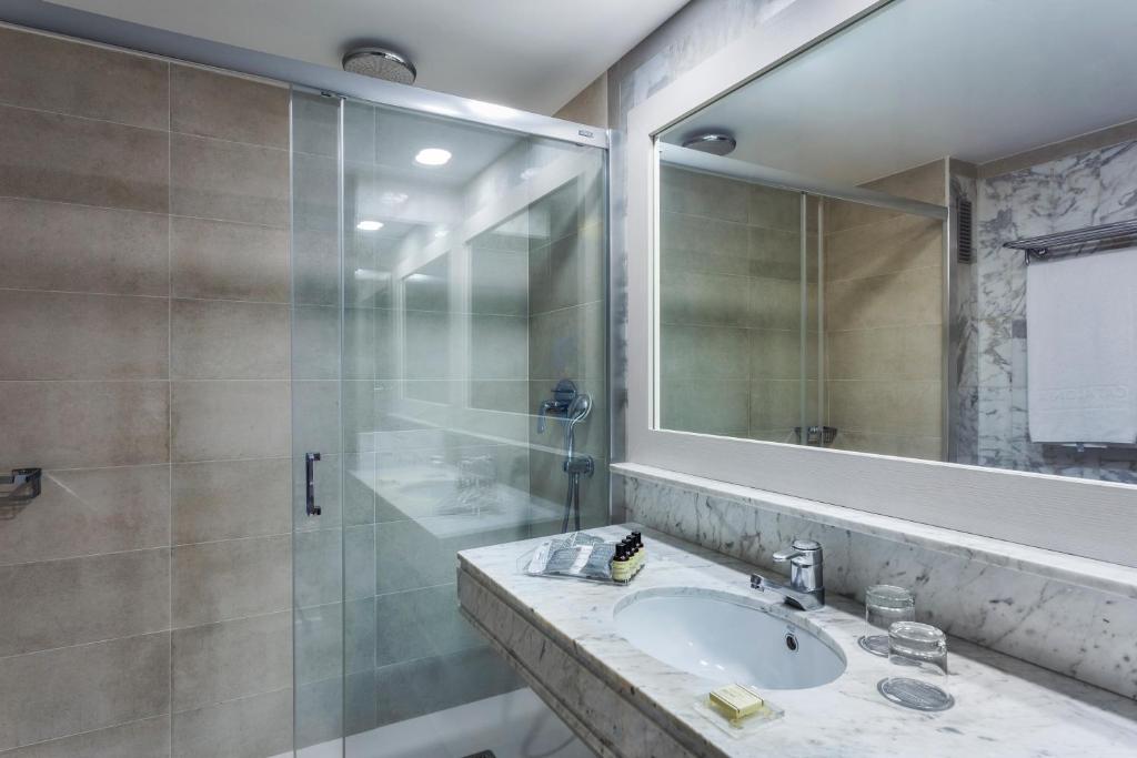 Habitación doble uso individual del hotel Catalonia Santa Justa. Foto 2