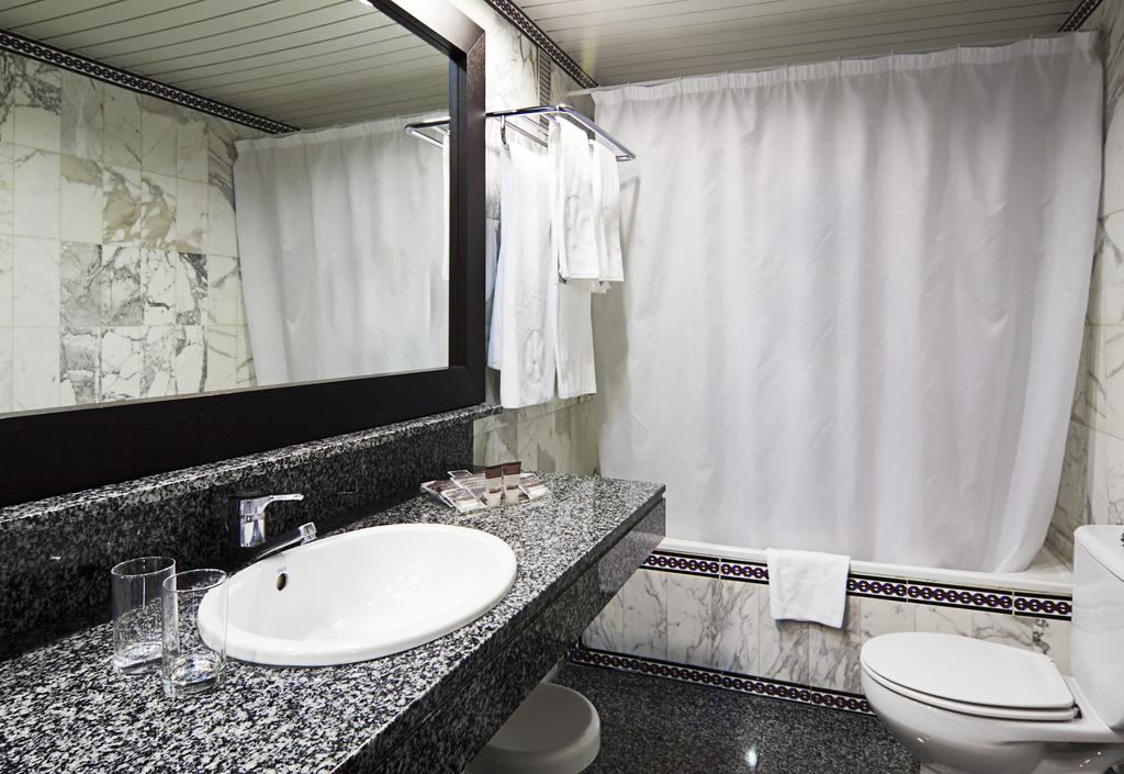 Habitación doble del hotel Catalonia Santa Justa. Foto 2