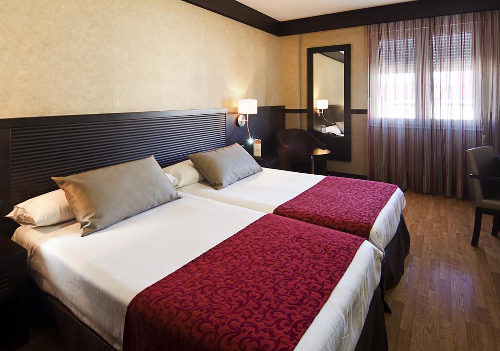 Habitación doble Premium del hotel Catalonia Santa Justa