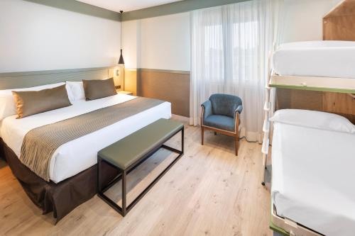 Habitación Familiar del hotel Catalonia Santa Justa. Foto 2