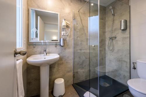 Habitación Doble Estándar - 1 o 2 camas del hotel Neomagna Madrid. Foto 8