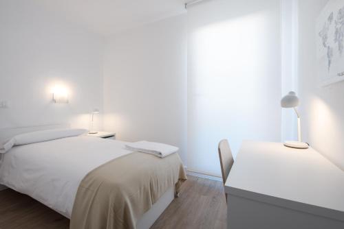 Habitación Superior Individual con terraza del hotel Neomagna Madrid. Foto 1