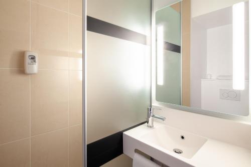 Habitación Doble del hotel BB Hotel Paris Porte des lilas. Foto 4