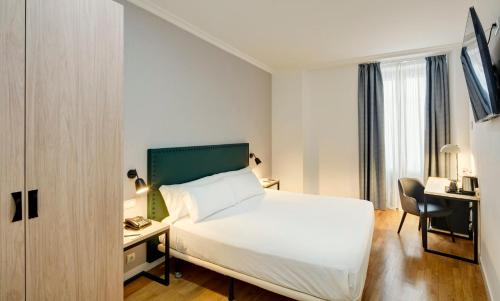 Habitación Superior - 1 cama grande del hotel Sercotel Las Casas De Los Mercaderes. Foto 3