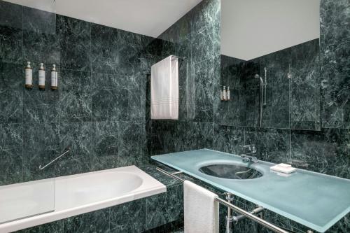 Habitación Doble Estándar - 2 camas del hotel Ac Sevilla Fórum By Marriott. Foto 3