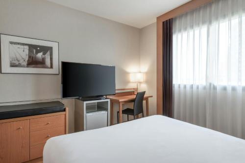 Habitación Estándar - 1 cama grande del hotel Ac Sevilla Fórum By Marriott. Foto 2