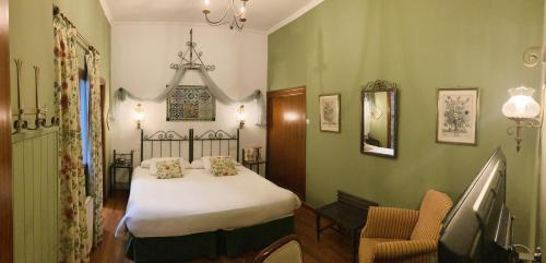 Habitación con cama extragrande. del hotel Abanico. Foto 3