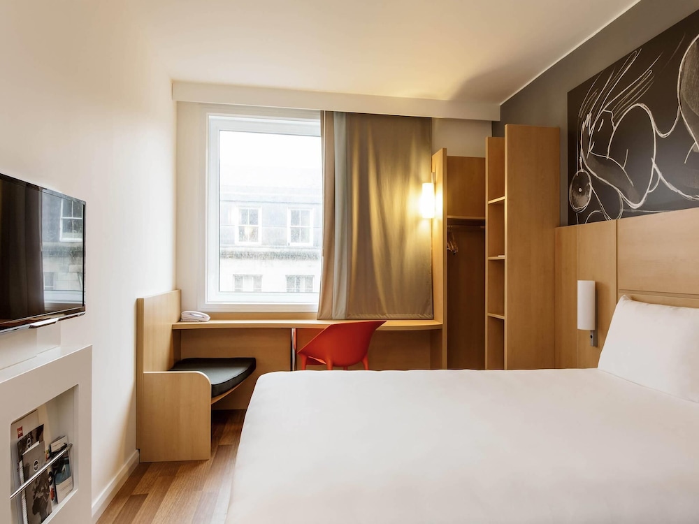 Habitación doble, 1 cama doble del hotel Ibis Edinburgh Centre South Bridge - Royal Mile. Foto 1