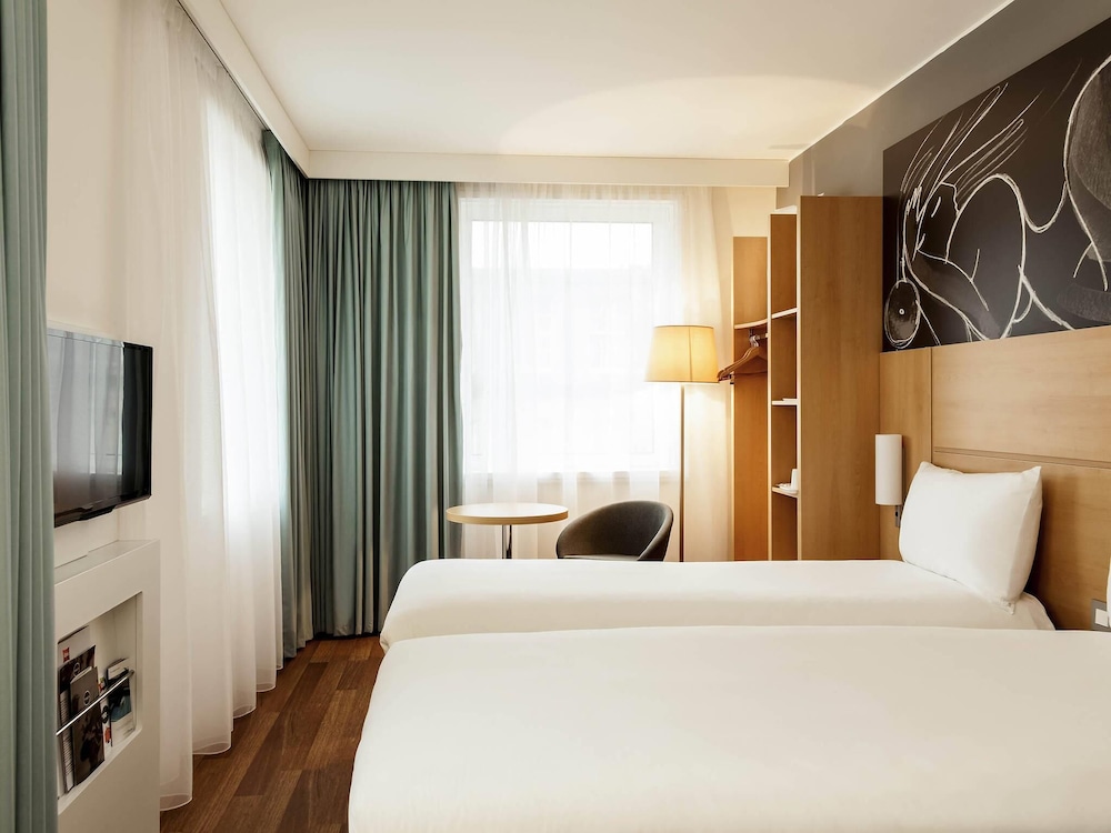 Habitación Twin, 2 camas individuales del hotel Ibis Edinburgh Centre South Bridge - Royal Mile. Foto 2