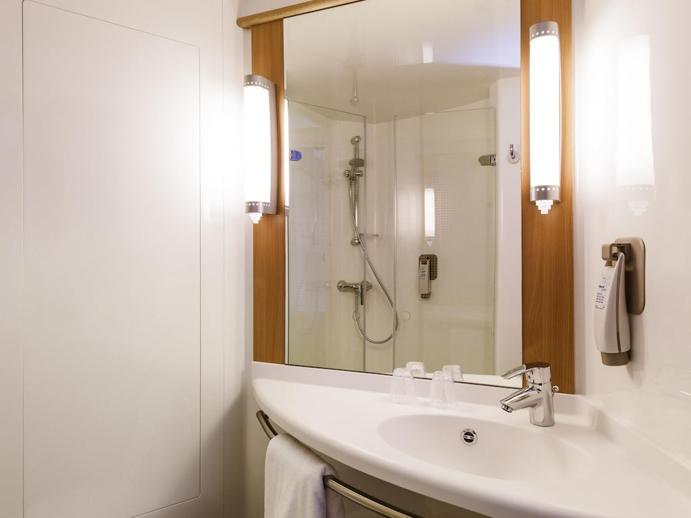 Habitación doble, 1 cama doble del hotel Ibis Edinburgh Centre South Bridge - Royal Mile. Foto 10