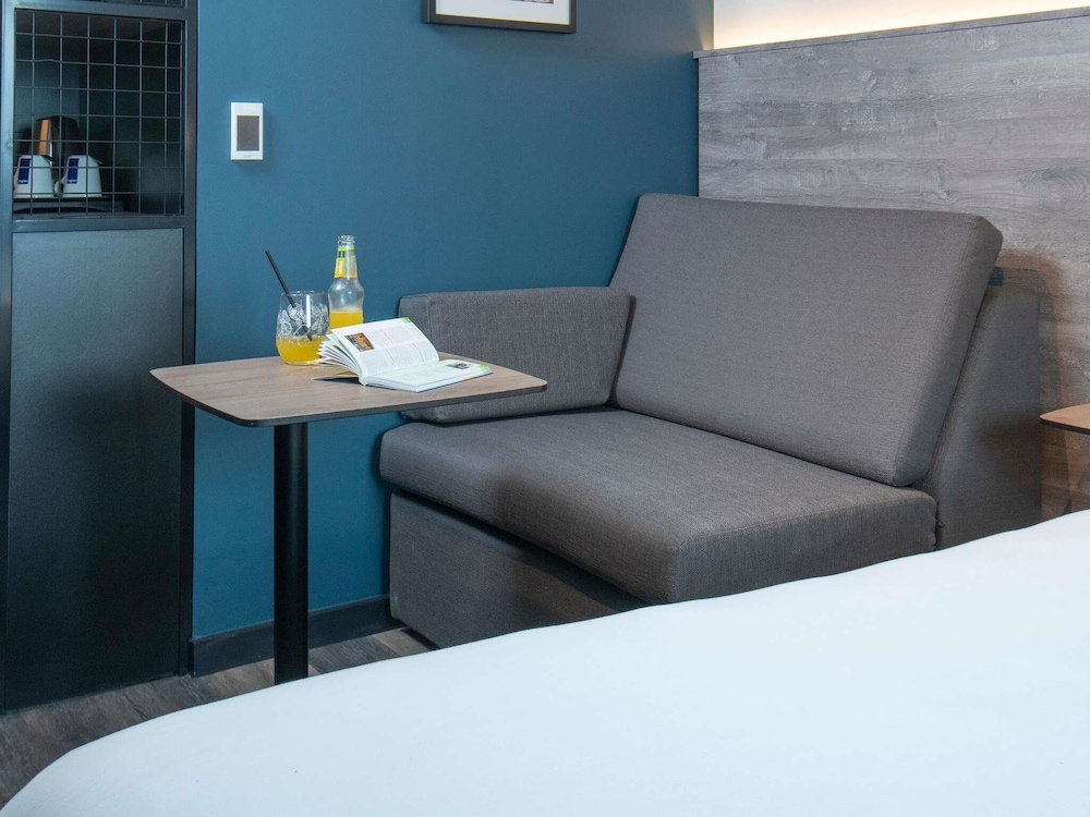 Habitación Estándar Doble con Sofá - Cama Individual del hotel Ibis Styles London Gatwick Airport